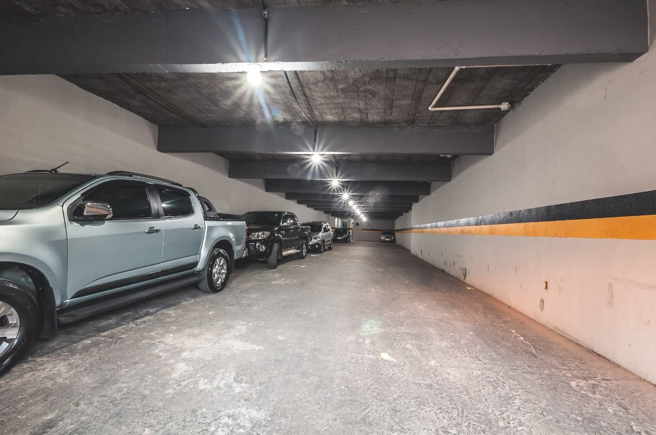 Foto da garagem do hotel